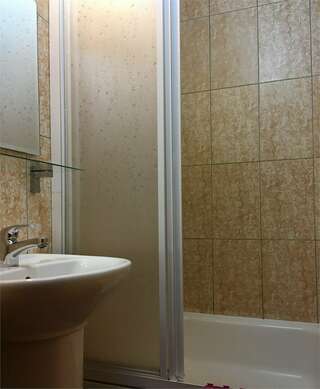 Гостиница Турист Ярославль Одноместный номер с общим душем и туалетом-5