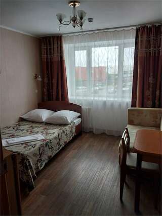 Гостиница Турист Ярославль Семейный двухкомнатный номер-1