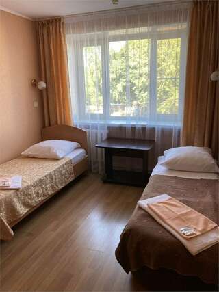 Гостиница Турист Ярославль Одноместный номер с общим душем и туалетом-3