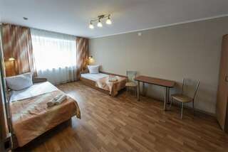 Гостиница Турист Ярославль Семейный двухкомнатный номер-2